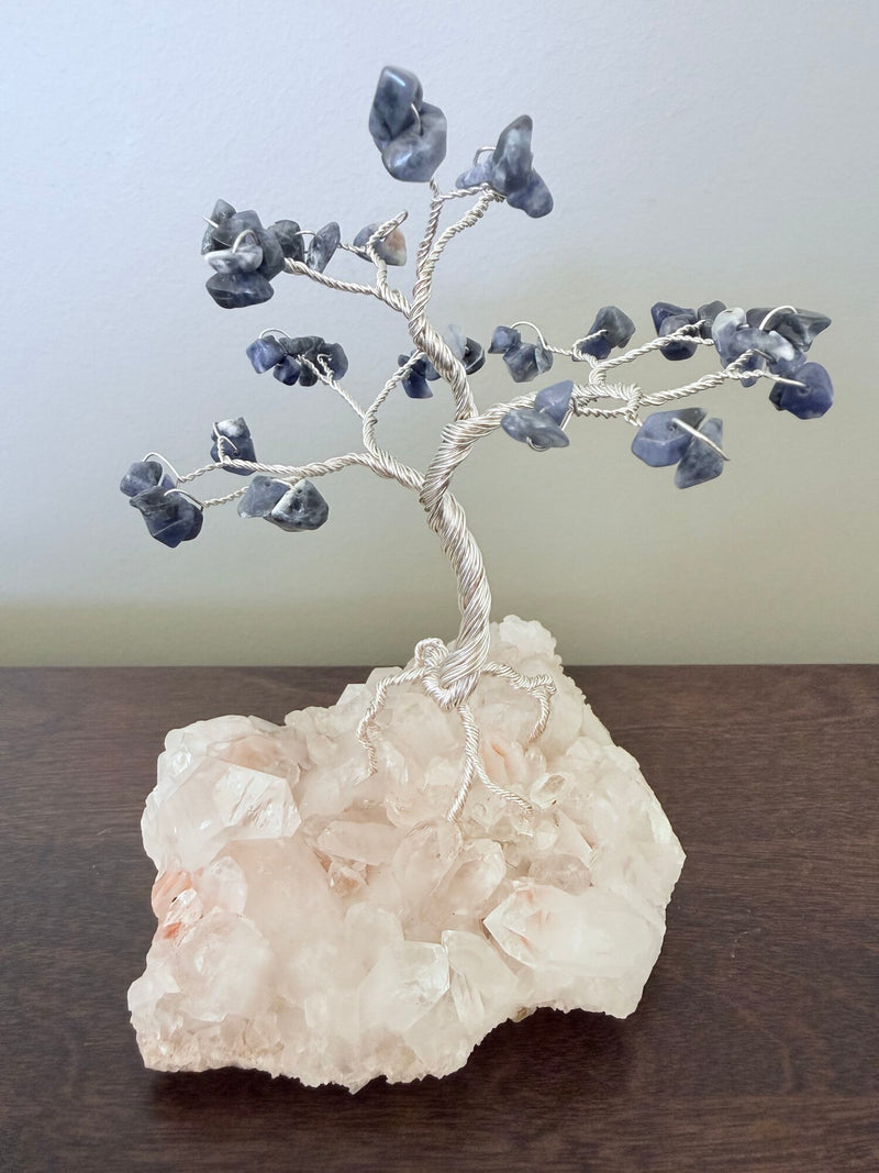 Arbre de gemmes, sodalite sur quartz de l'Himalaya