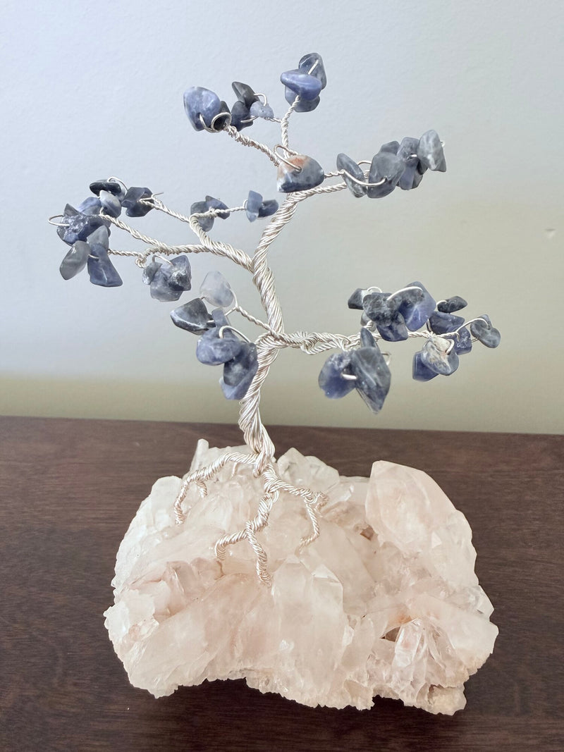Arbre de gemmes, sodalite sur quartz de l'Himalaya
